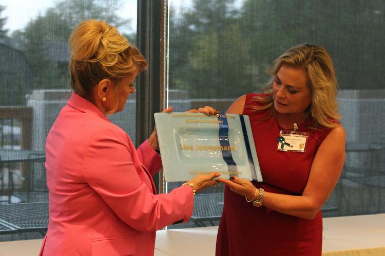 Cynthia Sulprizion Presents Award to Lisa Jungemann